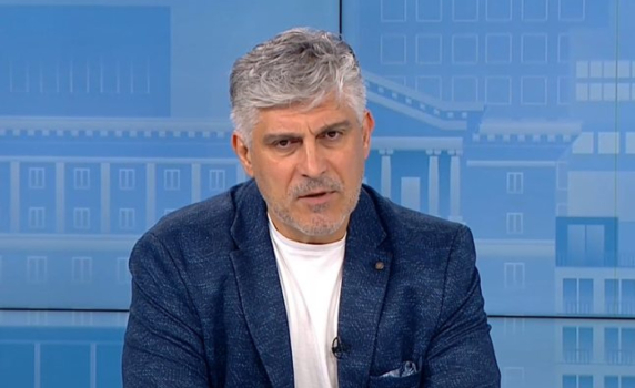 Росен Йорданов: Кметът на София Васил Терзиев си е писал с Ивайло Калушев в Signal. Експертизите, които се чакат са от разкодирането на телефоните