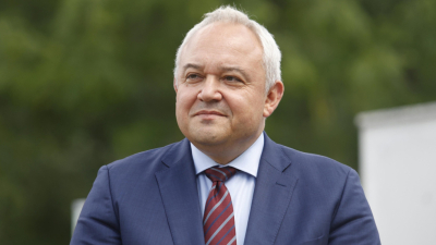 Проверка установила: Полети на Пеевски за 5 млн. евро били платени с пари от поръчки за мантинели