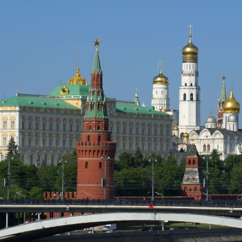 Москва съобщи за масирана украинска атака с дронове и ракети, целяща да провали изборите в Русия