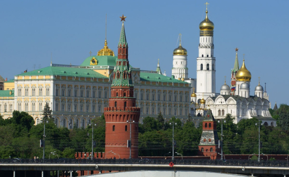 Москва съобщи за масирана украинска атака с дронове и ракети, целяща да провали изборите в Русия
