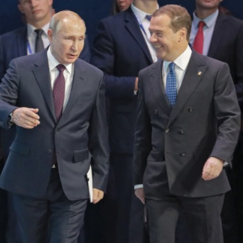 Рекордно: Партията на Путин „Единна Русия“ печели 355 места в Държавната дума