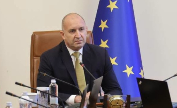 Радев: Въвеждаме пълна забрана за рекламата на хазарт. Градовете и селата приличат на Лас Вегас
