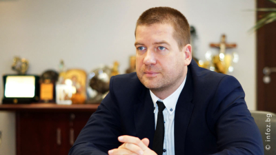 Кметът на Стара Загора избра Илияна Йотова и удари ГЕРБ