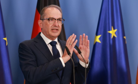 Германия започва масови проверки за отнемане на закрилата на сирийци. Първи са безработните млади мъже