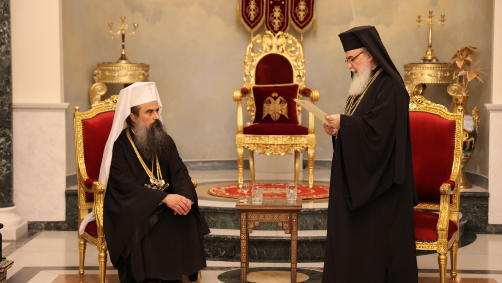 Теофил III връчи на патриарх Даниил най-високото отличие на Йерусалимската патриаршия - ордена „Кръст на Гроба Господен“