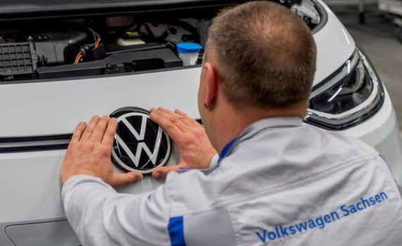 4 милиона автомобила на концерна Volkswagen се изтеглят за ремонт заради риск от отказ на управлението