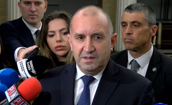 Радев: Шипка е светиня на целия народ, не само на „Възраждане“. Няма „изтърбушване“, а грижлив ремонт