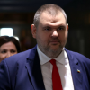 Службите в Малта са изпратили 36 фактури за полети на Пеевски за 5 млн. евро