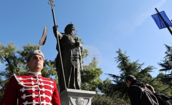 България посреща мощите на цар Самуил с държавна церемония в София