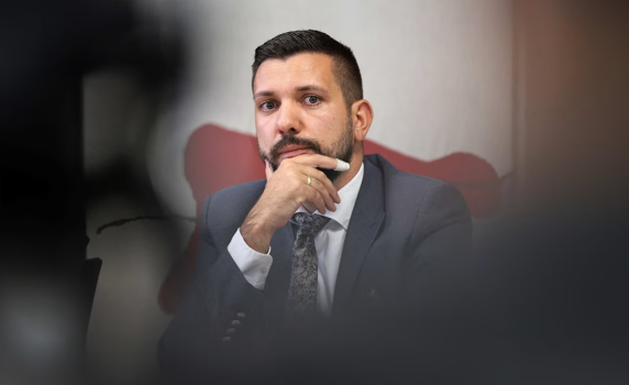 АзГ с първи председател на провинциален парламент. Тобиас Рауш оглави ландтага на Саксония-Анхалт