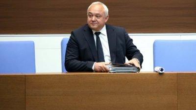 Демерджиев: От Малта съобщиха, че фирма е платила полетите на Пеевски за над 5 млн. евро. Лидерът на ДПС: Демерджиев е лъжец