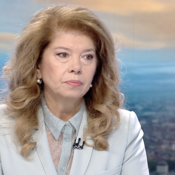 Йотова: Европа стои във фоайето и в менюто, а трябва да има свое предложение за мир в Украйна. България може да има активна роля в мирния процес