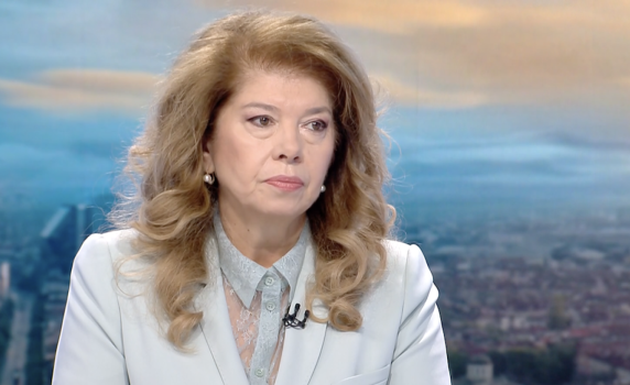 Йотова: Европа стои във фоайето и в менюто, а трябва да има свое предложение за мир в Украйна. България може да има активна роля в мирния процес