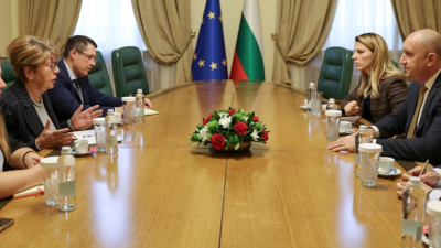 Радев каза на Митрофанова, че няма логика Украйна да унищожава собствените си кораби. Тя допусна провокация, но и не отрече, че е възможна руска атака