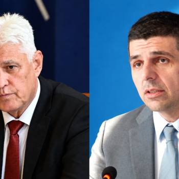Стоянов прати Мирчев да се гмурка за дронове край потъналите кораби