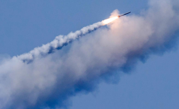 Руските сили удариха военни предприятия в Кривой Рог, Запорожие и Житомир и товарен кораб на път за Одеса