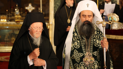 Призивите да не се причастяваме на литургия, водена от патриарх Вартоломей, противоречат на Православието
