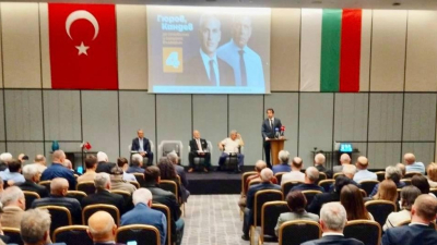 Предизборна среща за Гюров в Истанбул: Тодор Тагарев, Трайчо Трайков и Корман Исмаилов се срещнаха с изселнически организаци