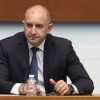 Радев рискува съдбата на Орешарски, ако отстъпи пред войнолюбците от "градската десница"