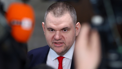 Пеевски: Румен Радев е върхът на олигархията. Той разпорежда акциите срещу нас