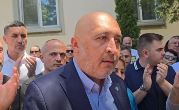 Проверката срещу кмета на Кърджали Ерол Мюмюн е по сигнал от 2024 г., пуснаха го на свобода