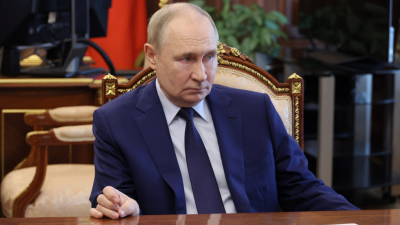 „Политико“: Европа търси кой да преговаря с Путин за Украйна. Той не иска Калас и Фон дер Лайен