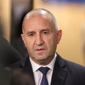 Радев: ЕП не може да разпорежда на суверенна България. Резолюцията съдържа невежество и манипулации. Не е време за аматьори на върха на държавата