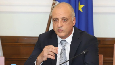 Президентът Йотова поиска оставката на шефа на НСО Емил Тонев