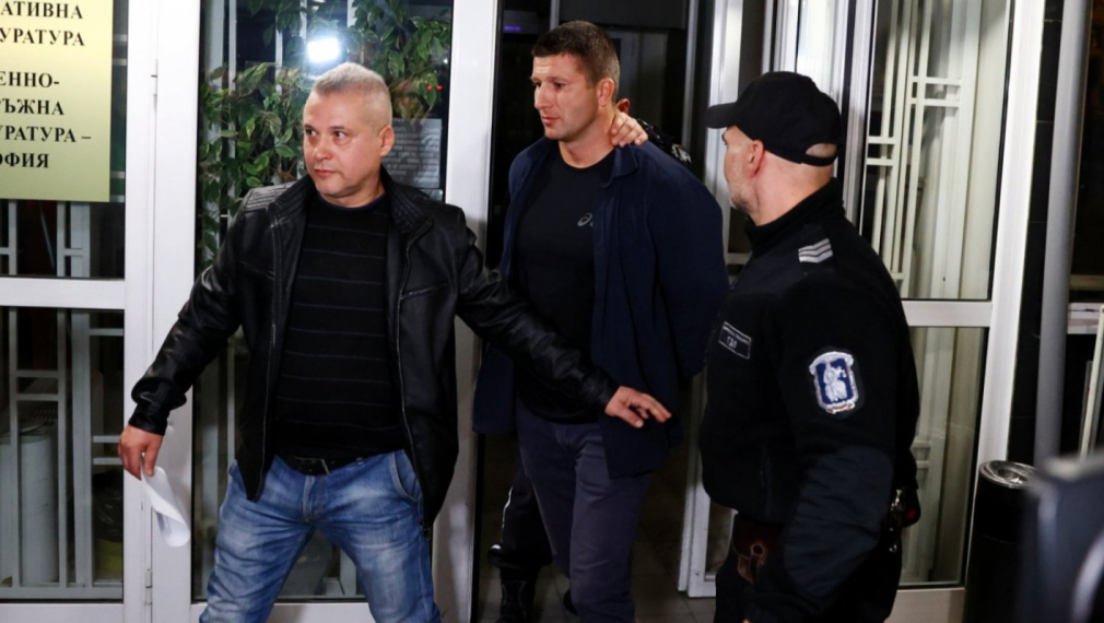Военната прокуратура обвини и остави в ареста за 72 ч. гарда от НСО, блъснал Колтуклиева