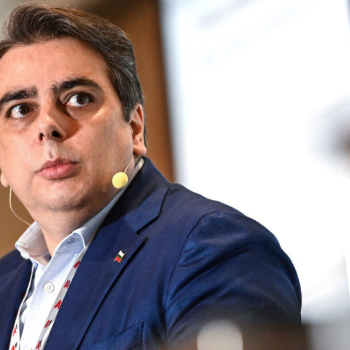 Асен Василев: 900 000 избиратели показаха червен картон на управлението на Румен Радев
