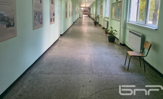 „Защо да гласуваме? Да ни арестуват кмета?“ Бойкот на изборите в Белица и Костандово, в Градец не искат машините