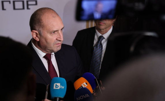 Радев: В социалните мрежи дронът вече е на пет държави, несериозно е. Бяхме готови да вдигнем бойни самолети от Балчик
