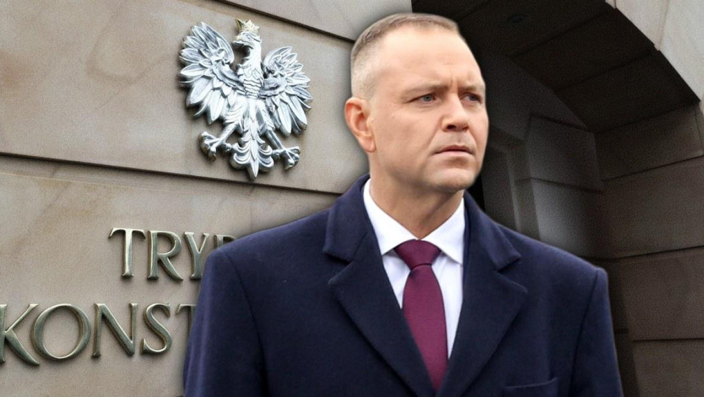 Политическа криза в Полша: Президентът Навроцки нахлу в Конституционния съд, след като председателят бе отстранен. Опозицията обвини премиера Туск в преврат